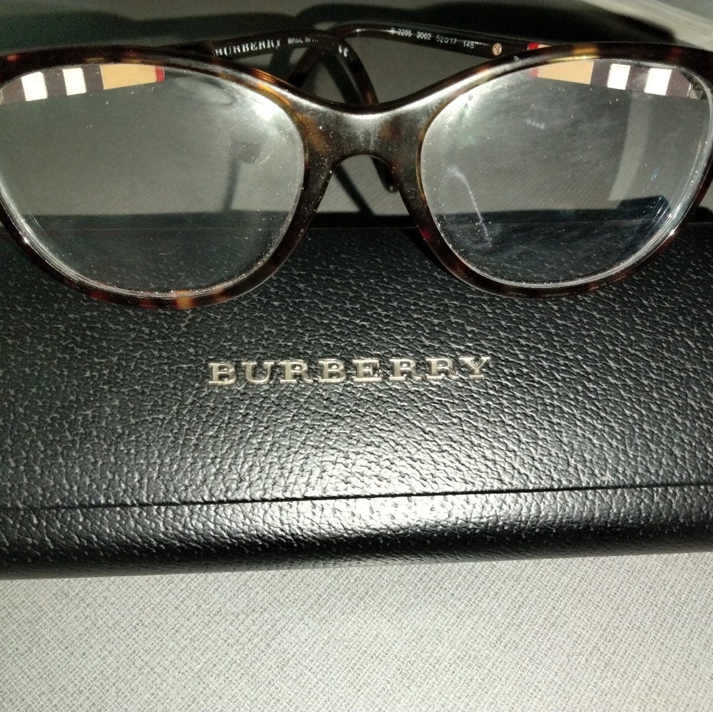 Burberry 🤓 eye glasses frames